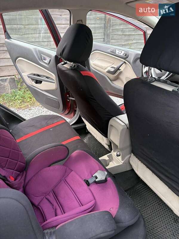 Седан Ford Fiesta 2014 в Житомире