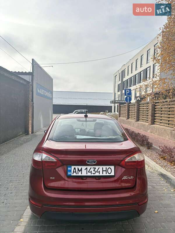 Седан Ford Fiesta 2014 в Житомире