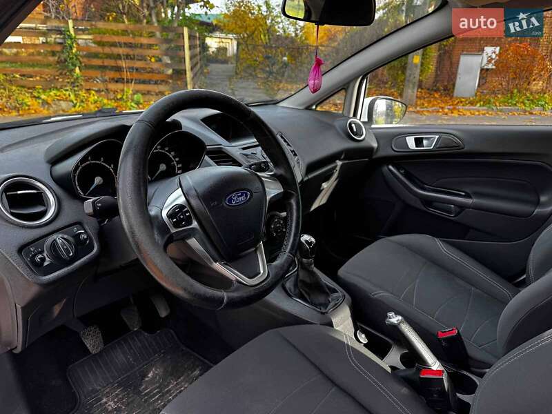 Хэтчбек Ford Fiesta 2017 в Киеве фото 12 Хэтчбек Ford Fiesta 2017 в Киеве