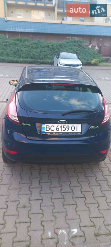 Хэтчбек Ford Fiesta 2014 в Львове