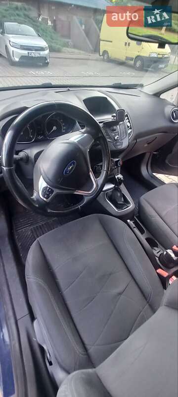 Хэтчбек Ford Fiesta 2014 в Львове