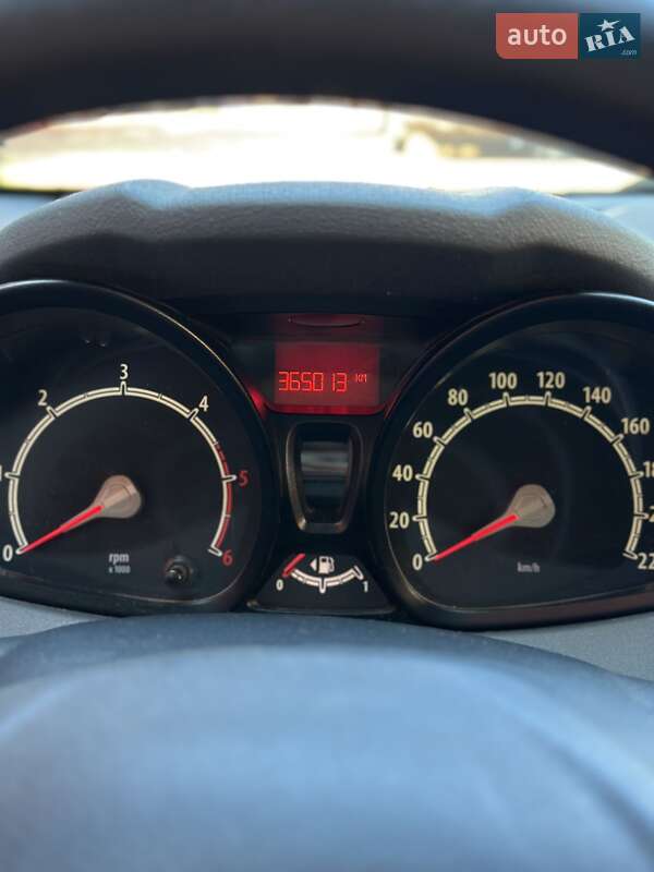 Хетчбек Ford Fiesta 2010 в Косові фото 18 Хетчбек Ford Fiesta 2010 в Косові