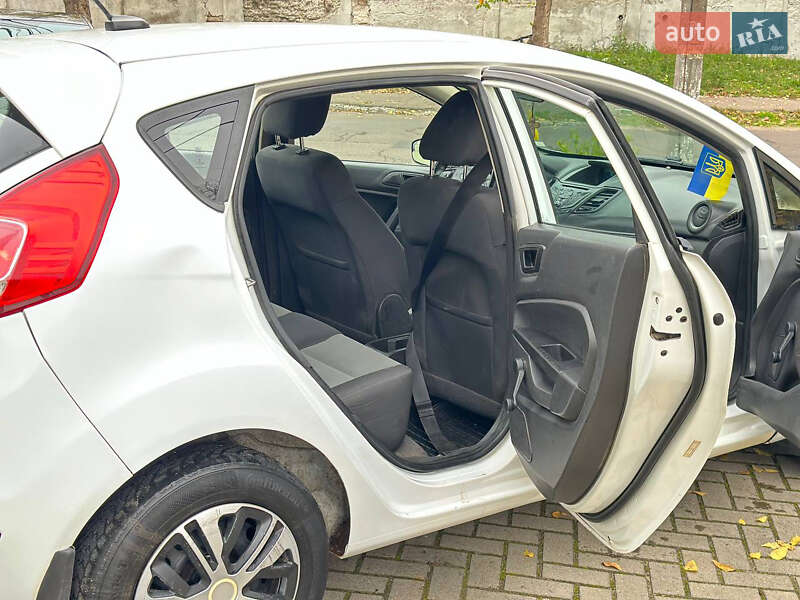 Хэтчбек Ford Fiesta 2015 в Николаеве фото 9 Хэтчбек Ford Fiesta 2015 в Николаеве