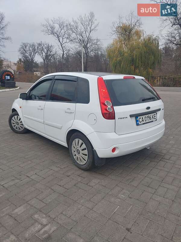 Хэтчбек Ford Fiesta 2007 в Золотоноше