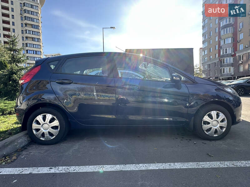 Хэтчбек Ford Fiesta 2011 в Киеве фото 6 Хэтчбек Ford Fiesta 2011 в Киеве