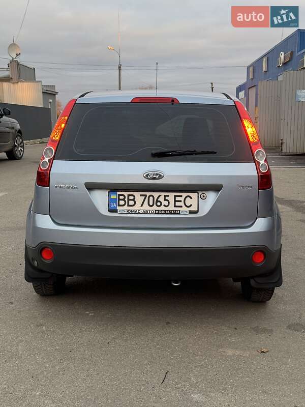 Хэтчбек Ford Fiesta 2007 в Каменке