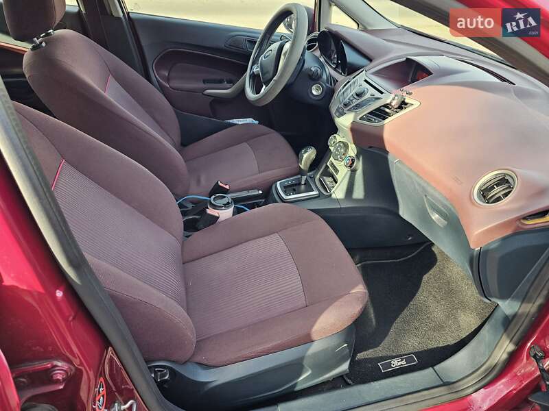 Хетчбек Ford Fiesta 2010 в Києві фото 10 Хетчбек Ford Fiesta 2010 в Києві