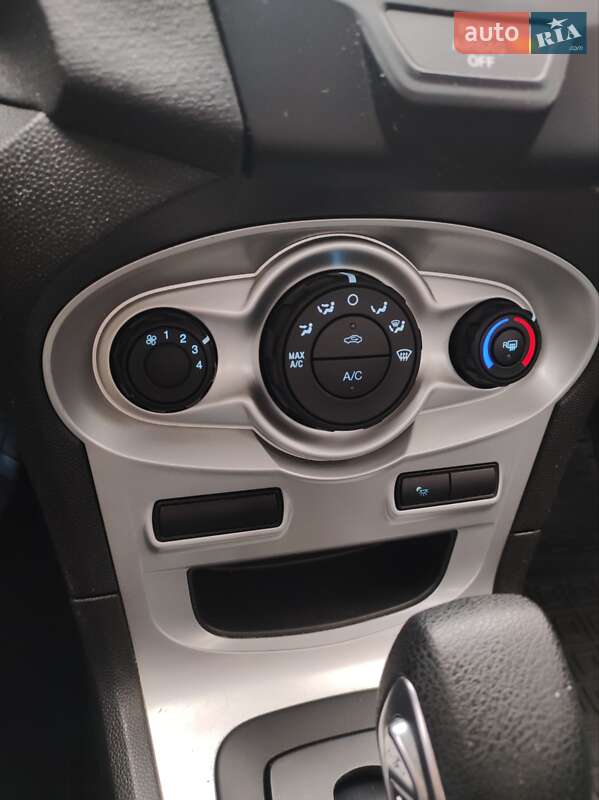 Седан Ford Fiesta 2018 в Киеве фото 5 Седан Ford Fiesta 2018 в Киеве