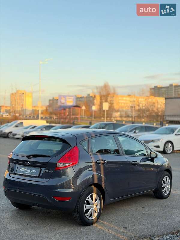 Хетчбек Ford Fiesta 2011 в Києві фото 2 Хетчбек Ford Fiesta 2011 в Києві