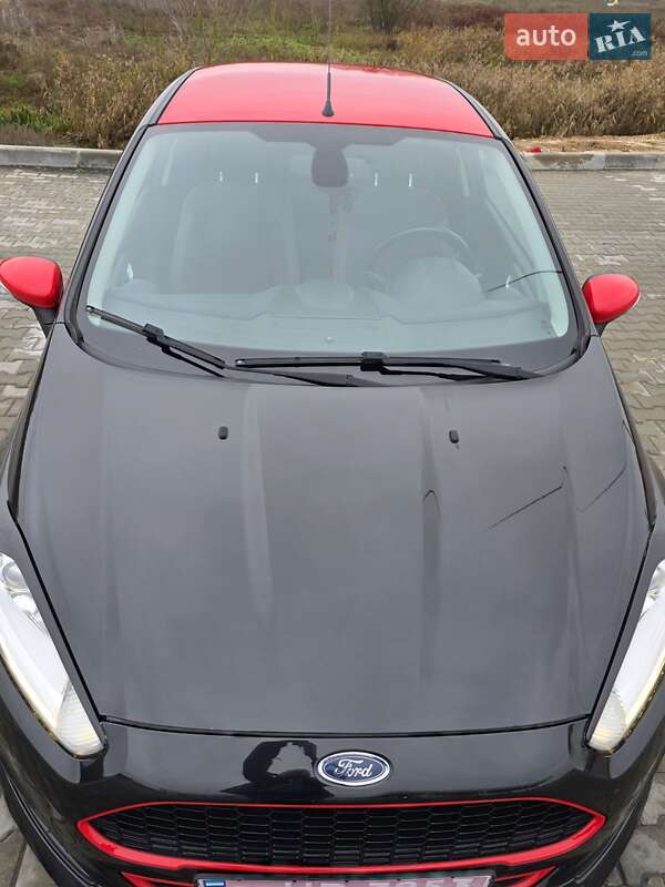 Хэтчбек Ford Fiesta 2015 в Ирпене