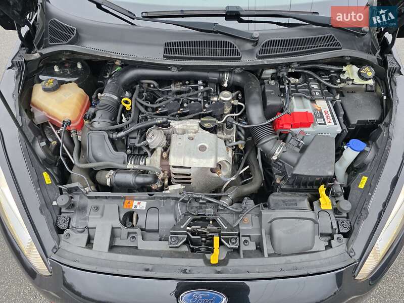 Хэтчбек Ford Fiesta 2015 в Ирпене