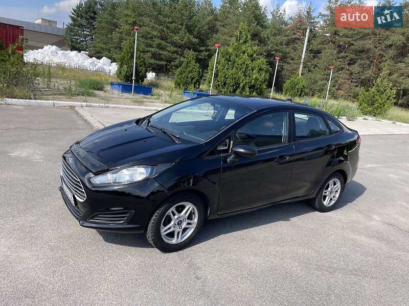 Седан Ford Fiesta 2018 в Днепре