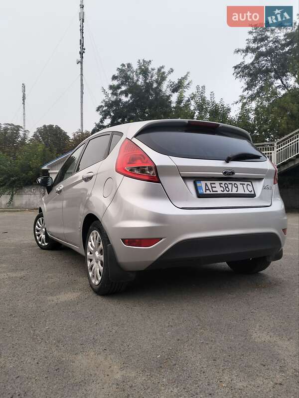 Хэтчбек Ford Fiesta 2010 в Верхнеднепровске