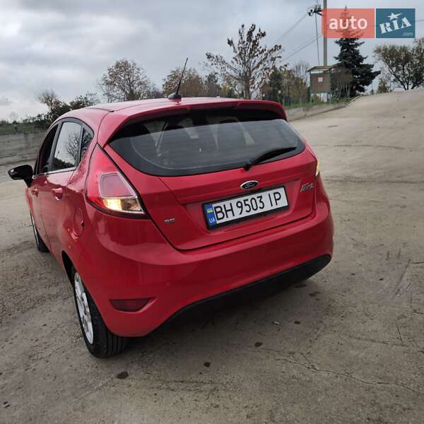 Хетчбек Ford Fiesta 2015 в Одесі