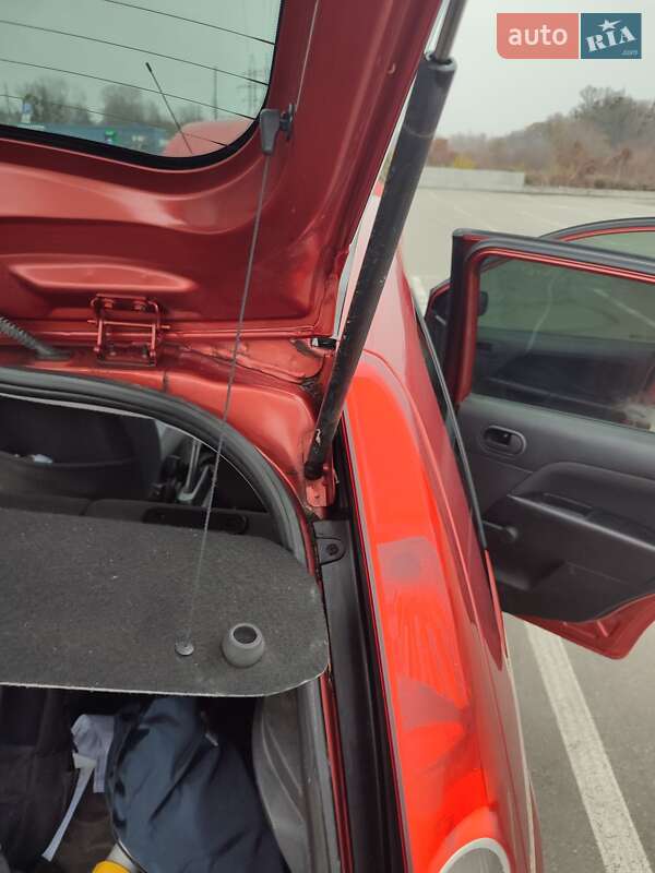 Хэтчбек Ford Fiesta 2008 в Киеве