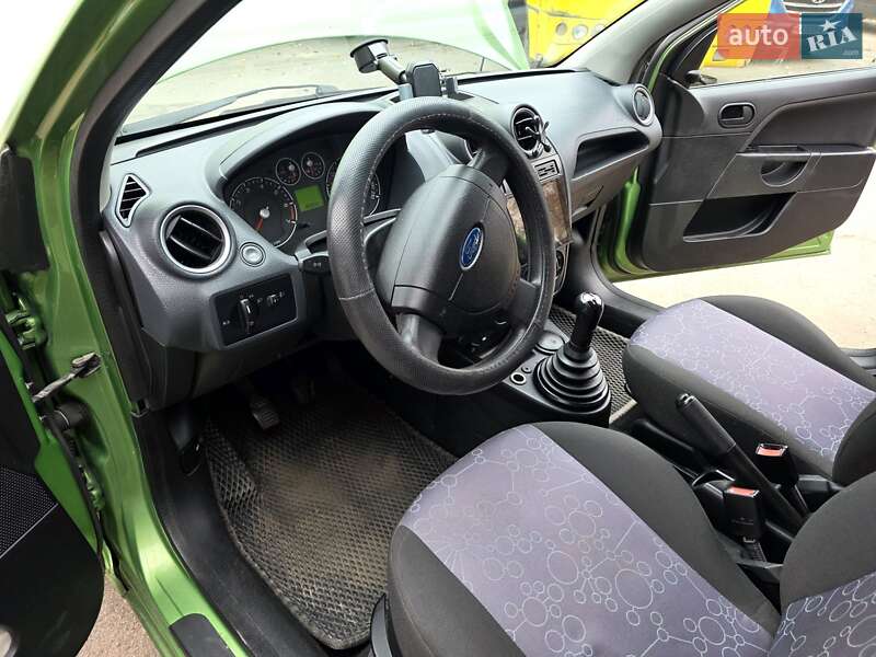 Хетчбек Ford Fiesta 2008 в Києві фото 11 Хетчбек Ford Fiesta 2008 в Києві