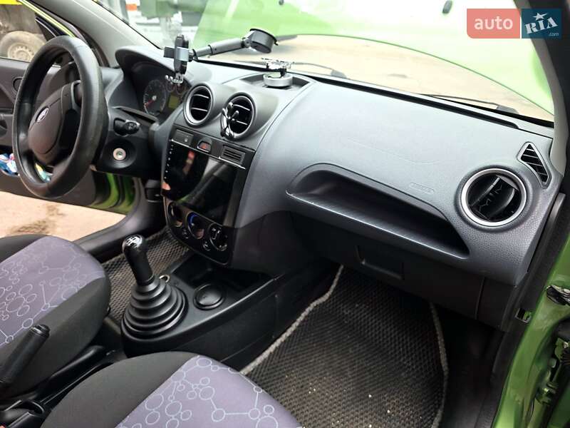 Хетчбек Ford Fiesta 2008 в Києві фото 15 Хетчбек Ford Fiesta 2008 в Києві
