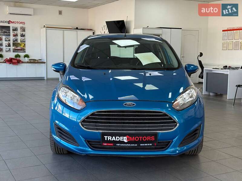 Хэтчбек Ford Fiesta 2015 в Киеве