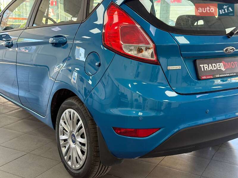 Хэтчбек Ford Fiesta 2015 в Киеве