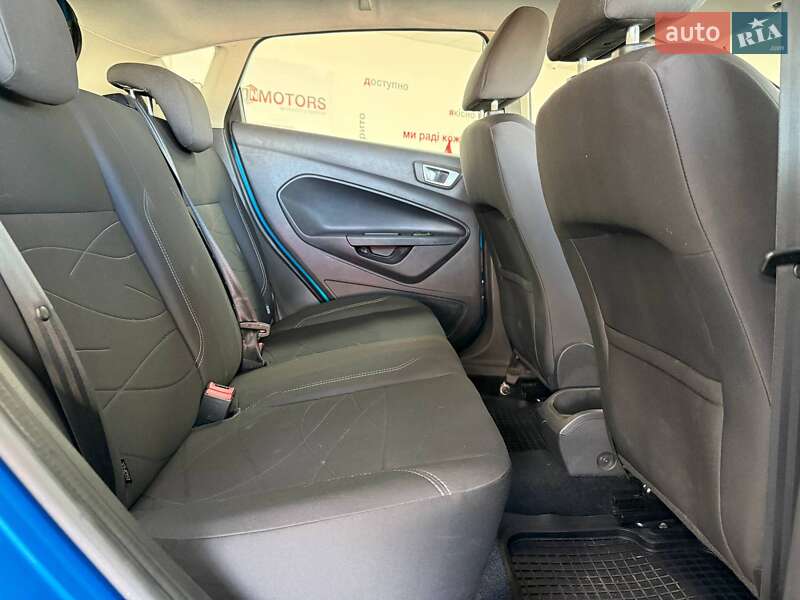 Хэтчбек Ford Fiesta 2015 в Киеве