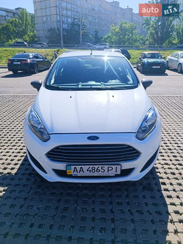 Хэтчбек Ford Fiesta 2013 в Киеве фото 2 Хэтчбек Ford Fiesta 2013 в Киеве