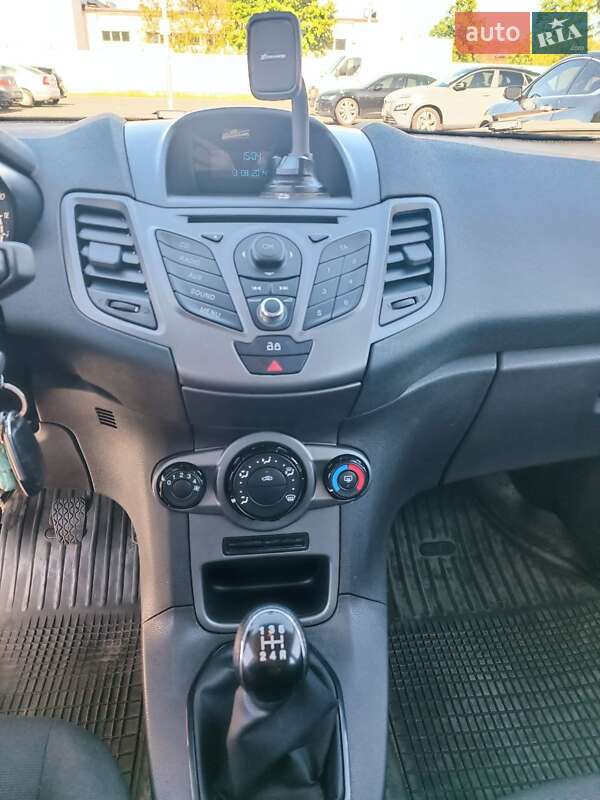 Хэтчбек Ford Fiesta 2013 в Киеве фото 12 Хэтчбек Ford Fiesta 2013 в Киеве