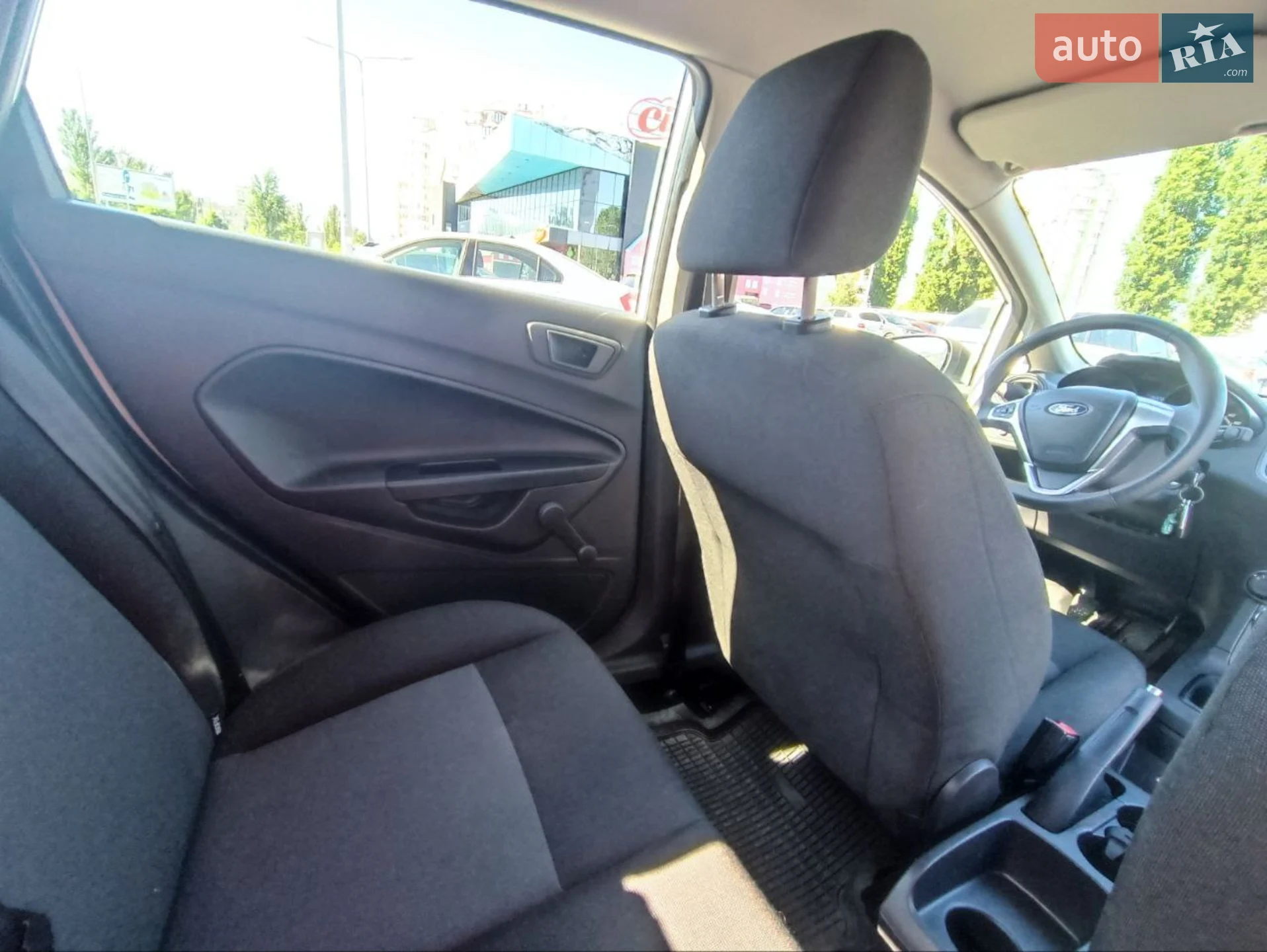 2013 Ford Fiesta - мініатюра 17