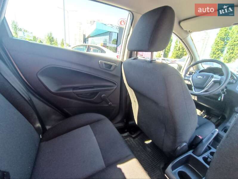 Хэтчбек Ford Fiesta 2013 в Киеве фото 17 Хэтчбек Ford Fiesta 2013 в Киеве