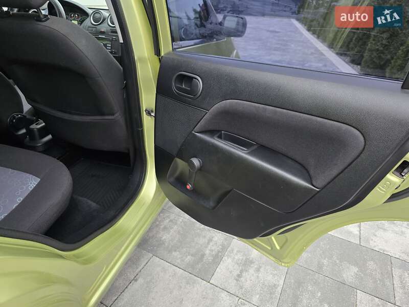 Хетчбек Ford Fiesta 2006 в Івано-Франківську фото 26 Хетчбек Ford Fiesta 2006 в Івано-Франківську
