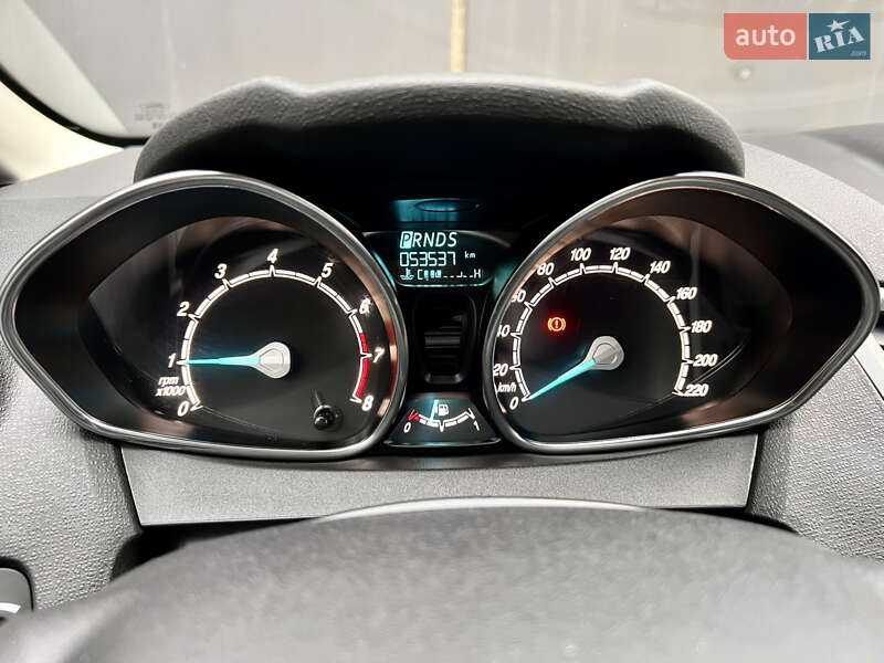 Хэтчбек Ford Fiesta 2016 в Киеве фото 3 Хэтчбек Ford Fiesta 2016 в Киеве