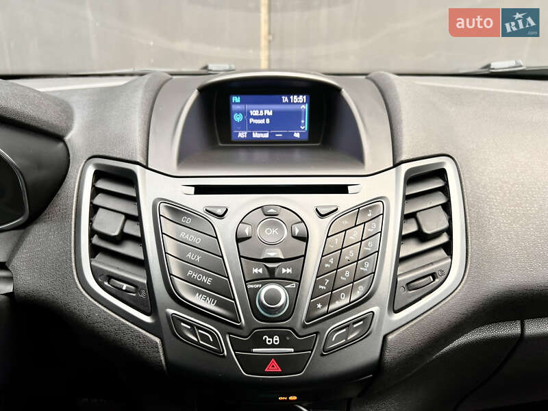 Хэтчбек Ford Fiesta 2016 в Киеве фото 22 Хэтчбек Ford Fiesta 2016 в Киеве