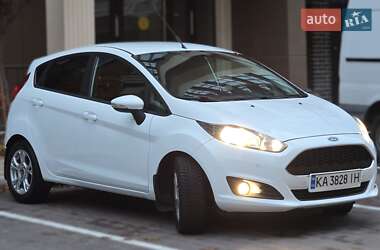 Хетчбек Ford Fiesta 2016 в Києві