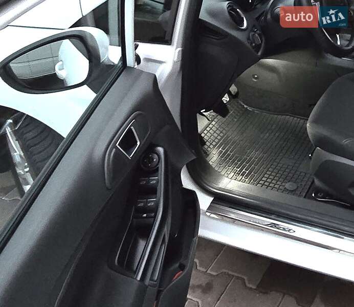 Хетчбек Ford Fiesta 2016 в Києві фото 8 Хетчбек Ford Fiesta 2016 в Києві
