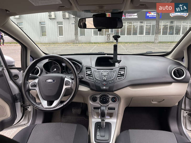 Седан Ford Fiesta 2015 в Києві фото 16 Седан Ford Fiesta 2015 в Києві