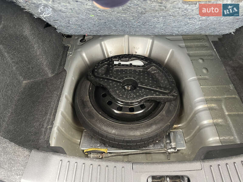 Седан Ford Fiesta 2015 в Києві фото 19 Седан Ford Fiesta 2015 в Києві