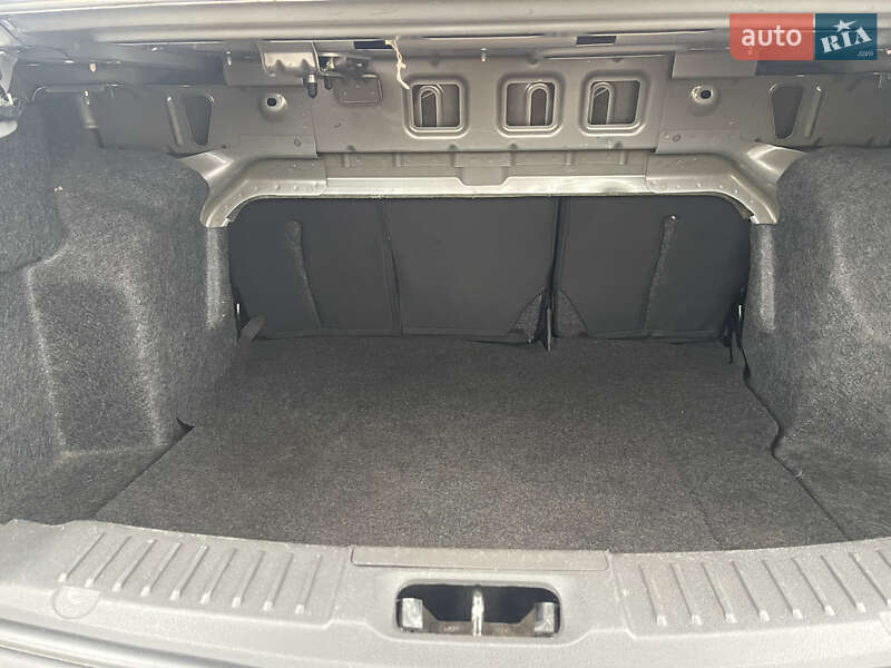 Седан Ford Fiesta 2015 в Києві фото 20 Седан Ford Fiesta 2015 в Києві