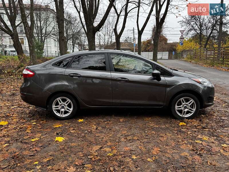 Седан Ford Fiesta 2017 в Києві