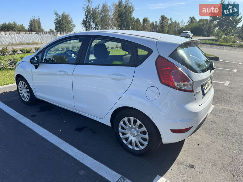 Хэтчбек Ford Fiesta 2017 в Буче