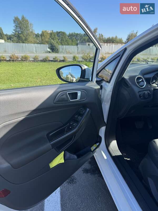 Хэтчбек Ford Fiesta 2017 в Буче