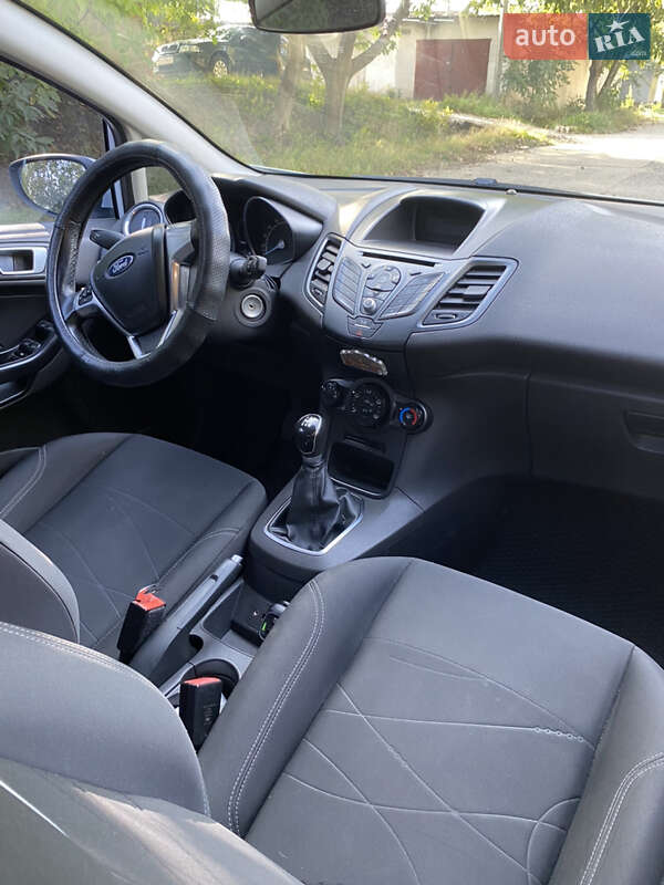 Хетчбек Ford Fiesta 2015 в Хмельницькому фото 2 Хетчбек Ford Fiesta 2015 в Хмельницькому