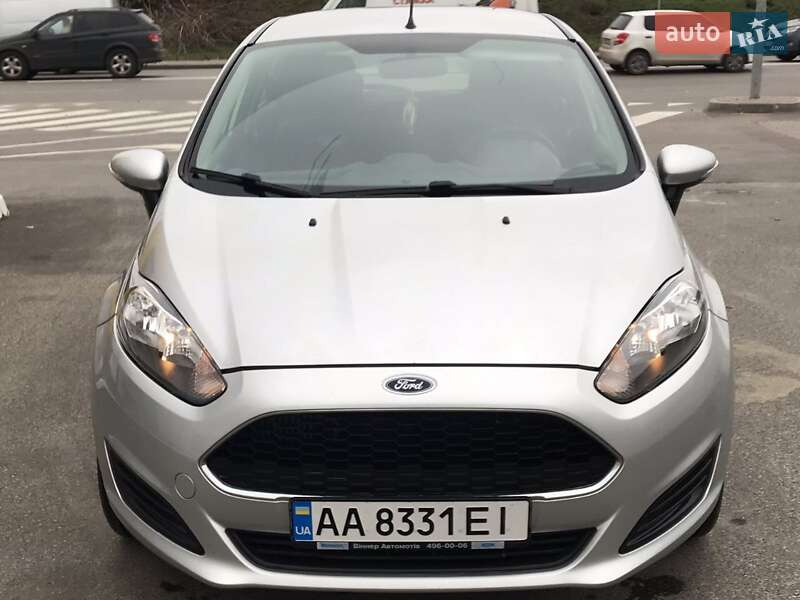 Седан Ford Fiesta 2016 в Киеве