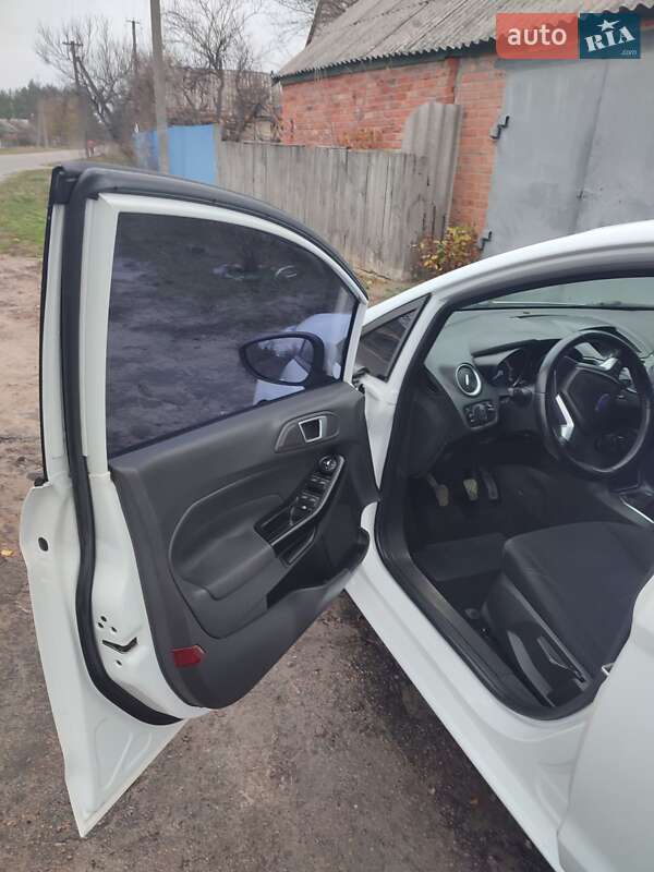 Хетчбек Ford Fiesta 2013 в Полтаві