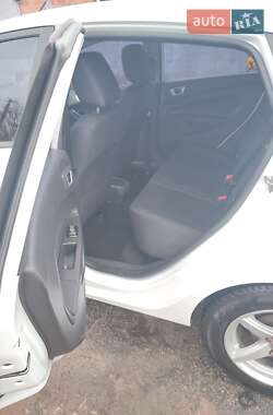 Хэтчбек Ford Fiesta 2013 в Полтаве