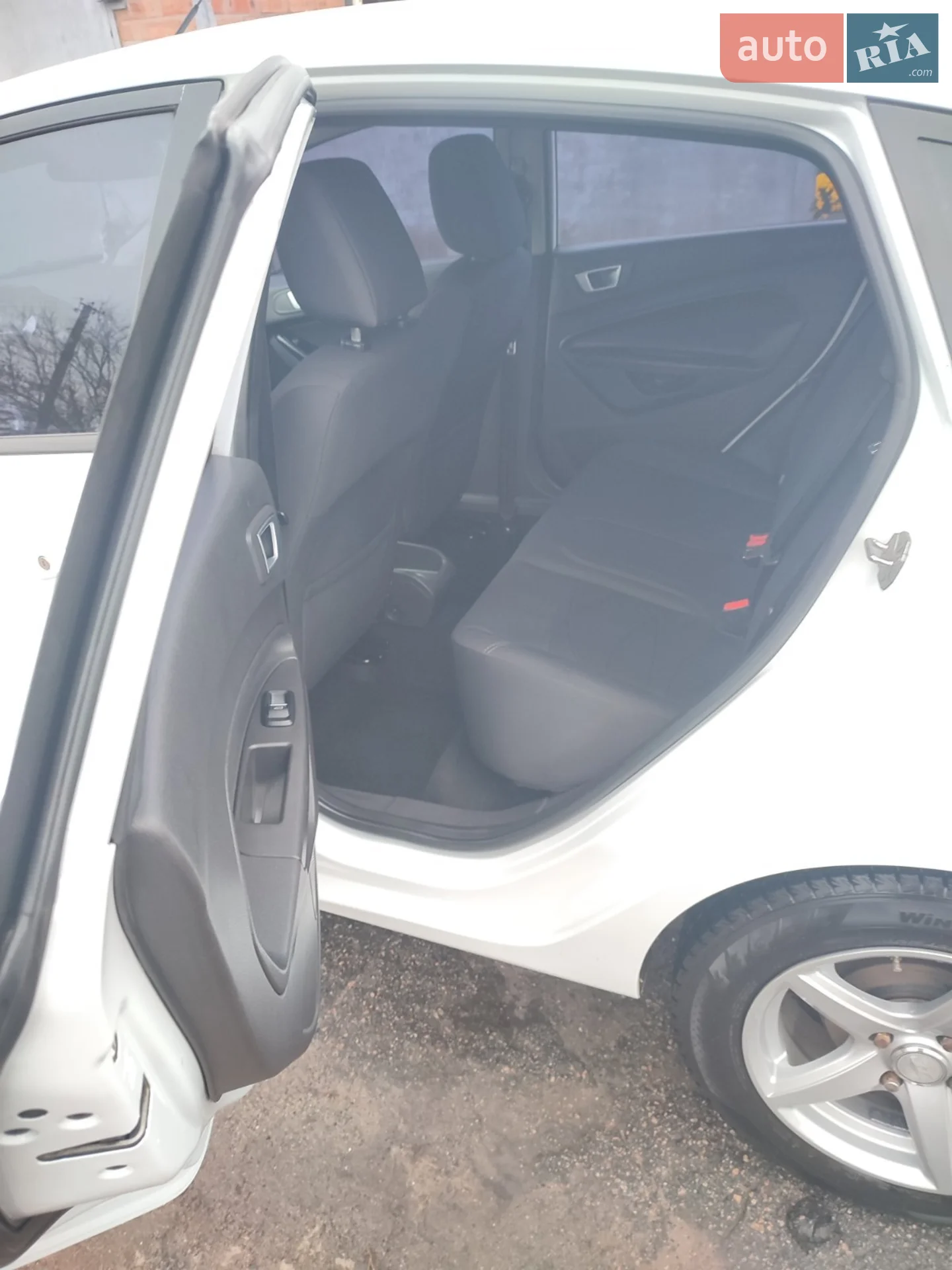 2013 Ford Fiesta - мініатюра 12