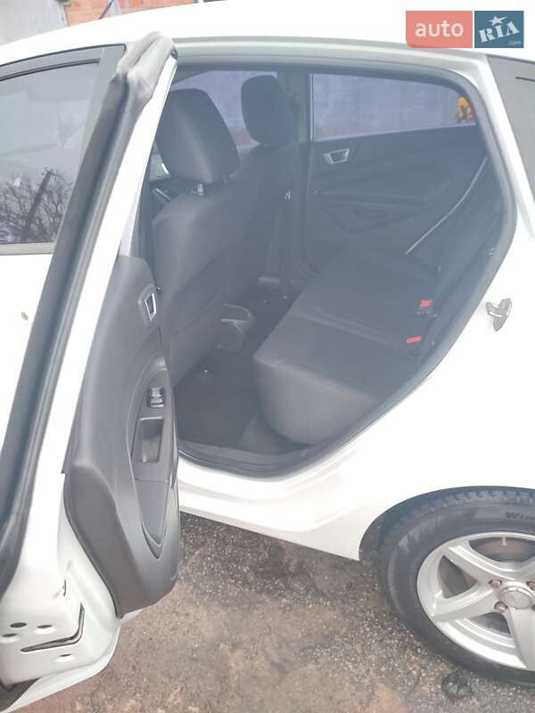 Хетчбек Ford Fiesta 2013 в Полтаві