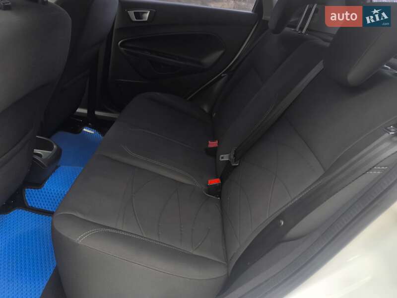 Хетчбек Ford Fiesta 2013 в Полтаві