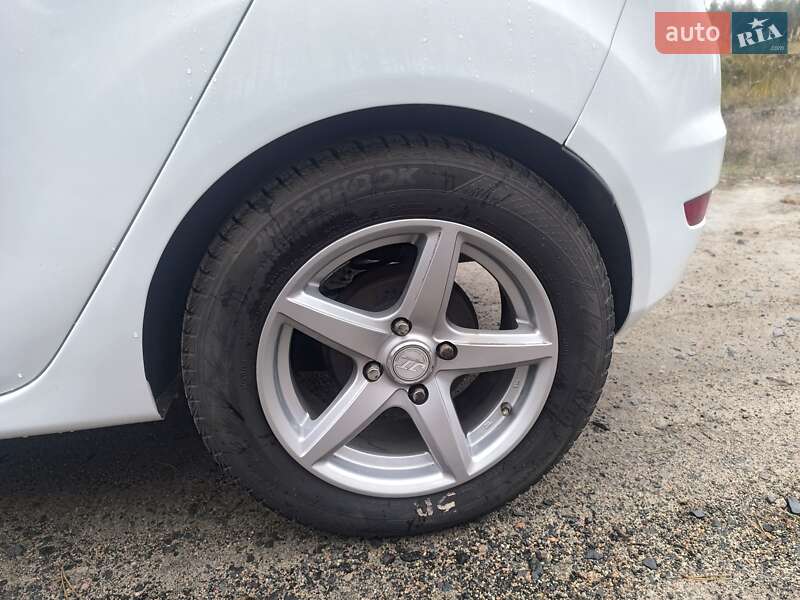 Хетчбек Ford Fiesta 2013 в Полтаві