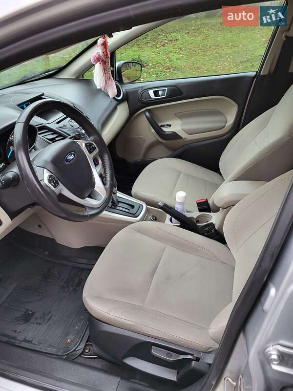 Седан Ford Fiesta 2015 в Кропивницькому фото 2 Седан Ford Fiesta 2015 в Кропивницькому