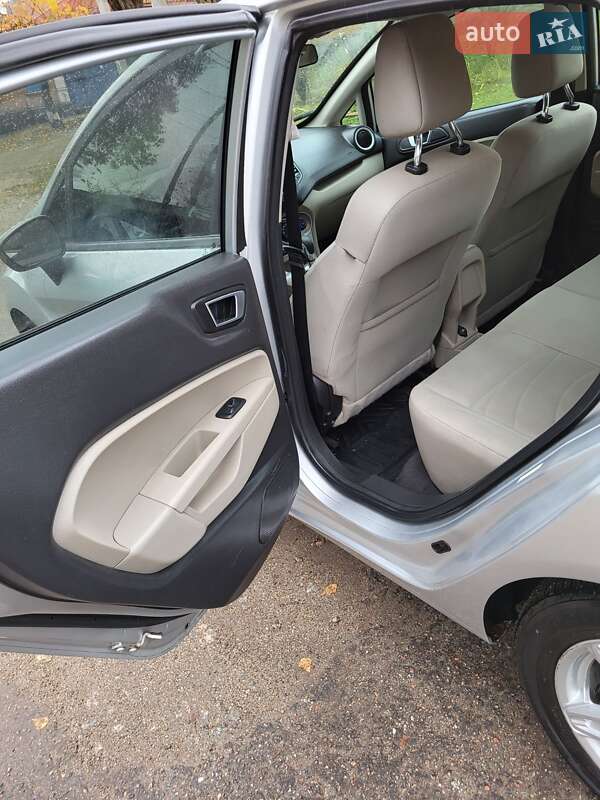 Седан Ford Fiesta 2015 в Кропивницькому фото 11 Седан Ford Fiesta 2015 в Кропивницькому