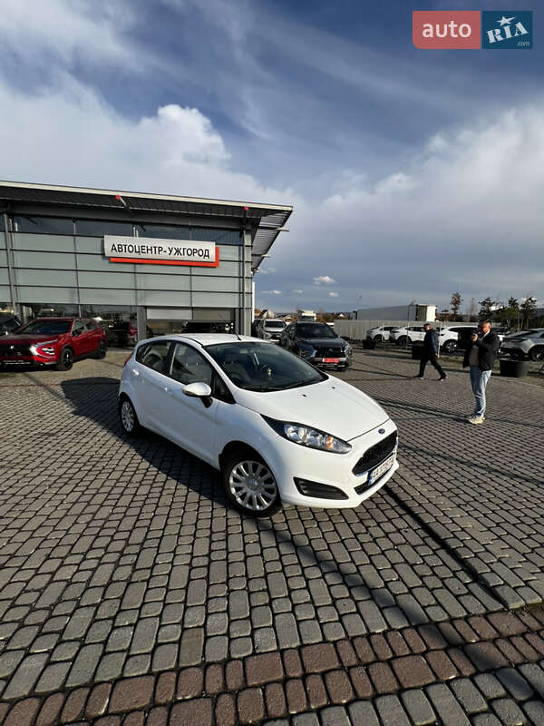 Хетчбек Ford Fiesta 2017 в Ужгороді фото 2 Хетчбек Ford Fiesta 2017 в Ужгороді
